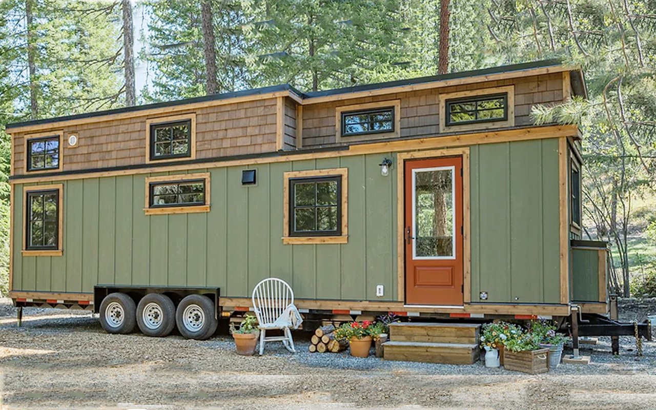 Seashore tiny home on wheels's Exterior